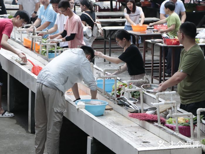 松山湖南湖湾露营营地图片