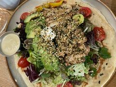 照烧鸡肉配牛油果拉法沙拉-HELLO 27 意面·沙拉·帕尼尼