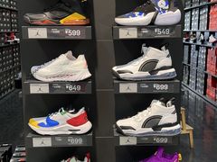 -王府井奥莱临潼小镇(临潼店)