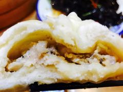 猪肉鲜虾灌汤包-草包包子铺(宽厚里店)