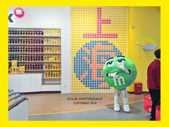 -m豆巧克力世界(上海世茂广场店)