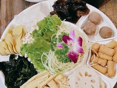-鸡遇虾煲干锅火锅(小寨金莎店)
