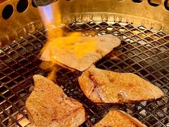 -铭牛烧肉·和牛海鲜自助(高新月牙湖店)