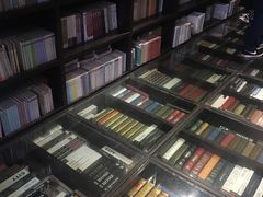 -钟书阁(松江泰晤士小镇店)