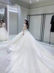 点击看大图 -Renee芮亦婚纱