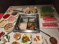 -海底捞火锅鲜切牛肉主题店(长寿路店)