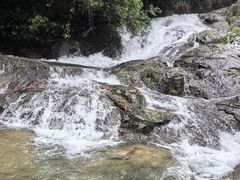 -南昆山川龙瀑布