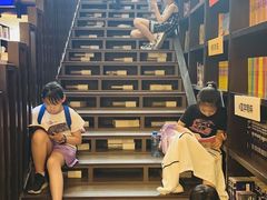 -钟书阁(松江泰晤士小镇店)