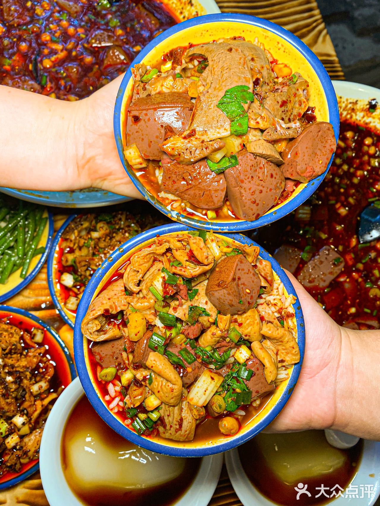 太费饭了🔥梯砍下的肥肠血旺拌饭ju划算❗