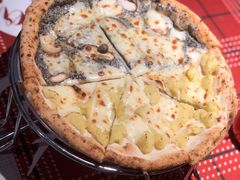 黑松露榴莲双拼披萨-Primo·丽莫意大利窑烤披萨