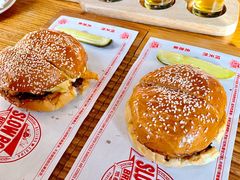 薯条汉堡-悠航SLOWBOAT(三里屯店)
