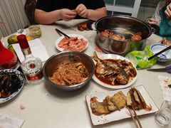 -阿瓦山寨·湘菜现炒·剁椒鱼头王(咸阳总店)