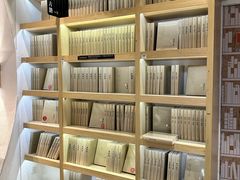 -钟书阁(珍园店)