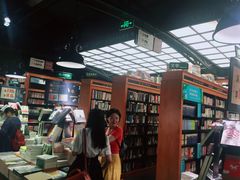 -西西弗书店&矢量咖啡(壹方购物中心店)