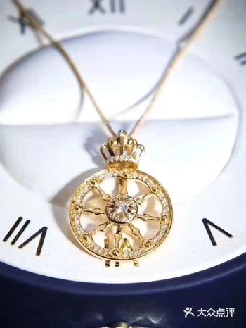 好久没有保养戒指，今天来步行街这边莱绅通灵清洗一下戒