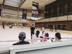 -冰纷万象滑冰场(深圳万象城店)