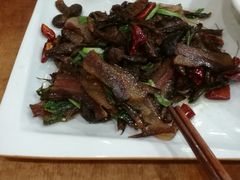 -石磨豆花家常菜·牦牛排土火锅