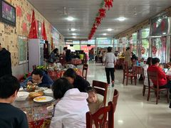 大堂-何适山庄 ·可团建(水长城P2停车场店)