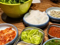 -明洞阿姨·韩式酱蟹烤肉·创意料理(三元桥店)