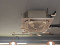 -胡须佬鸡煲四季火锅店(石厦西村直营店)