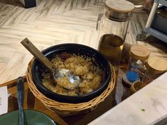 广式腊味煲仔饭-狐狸爱上椰子鸡(滨江星光大道店)