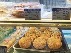-白玉兰食品甜凤店(合生汇店)
