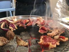 -围炉肉舍•炭烤活鳗•丹东海鲜烤肉(步行街店)