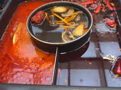 -老牌坊云南鱼豆花火锅(哈西万达店)