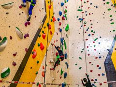 -问山MountQuest攀岩馆