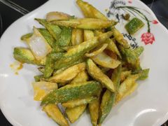 -大富蚝乌东哥饭店·石锅鱼杂·柠檬鸭(革新路店)