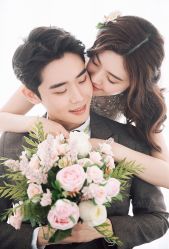 -雪中彩影婚纱摄影·微光艺术中心