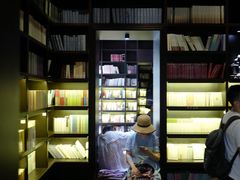 -钟书阁(松江泰晤士小镇店)