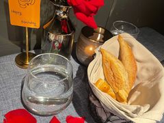 人餐前面包-弦月窗LUNETTE BY AMANDA(复兴路店)