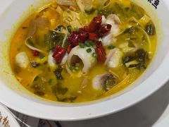 -渝是乎酸菜鱼(龙旗购物中心店)