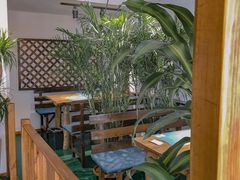 -八月美食小馆(银泰城总店)