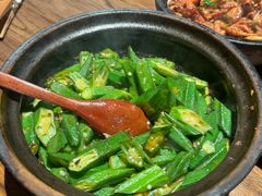 黄灯笼椒啫秋葵-啫两手·啫啫煲·小饭堂(龙城万科里店)