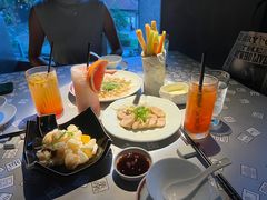 凤梨虾球-穹六人间 people 6(岳阳路店)