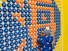 -m豆巧克力世界(上海世茂广场店)