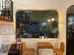 -彳亍咖啡·这里(水湾路店)