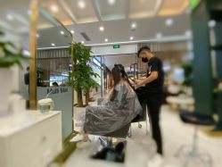 -悦Salon发型设计