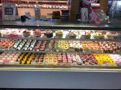 面包甜点陈列柜-BreadTalk面包新语·烘焙蛋糕(中心书城店)