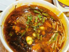 牛肉酸辣粉-吉品合酥脆烤饼(太平洋森活天地店)