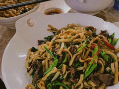 湿炒牛河-华威达牛庄(黄埔大道西店)