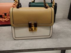 -CHARLES&KEITH(城西银泰店)