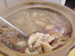 连州果园鸡-威邵鸡煲(西华路总店)