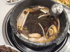 -南渝食府.墨脱石锅松茸鸡