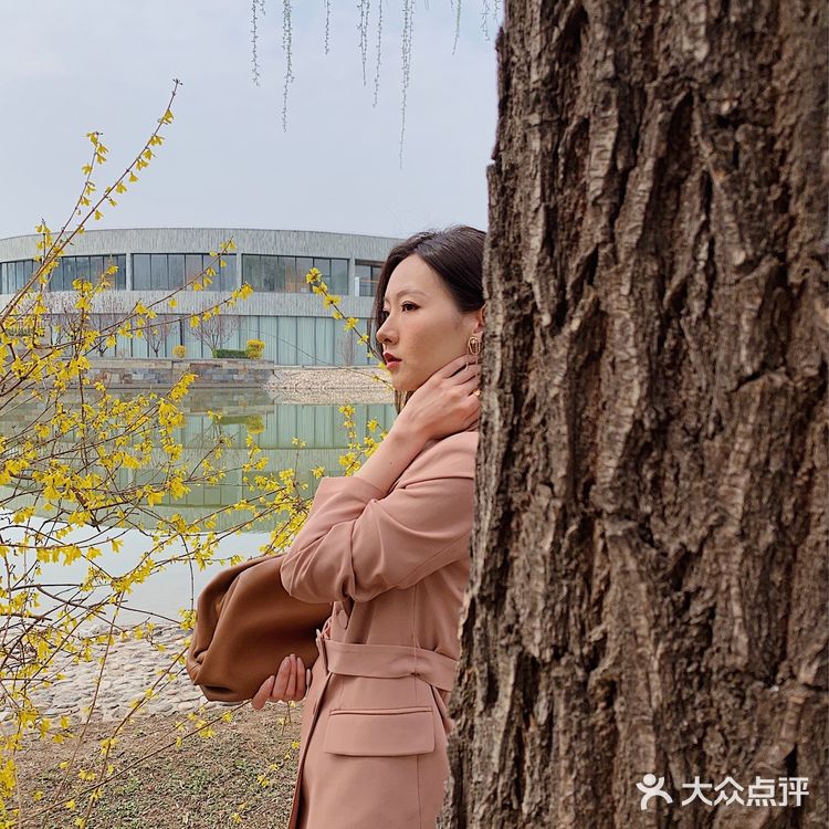 OOTD | 这个春天一定要拥有的烟雾粉西装