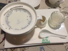 -燕庭·纯燕窝·甜品下午茶(南京西路店)