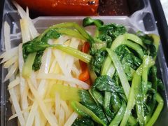 -同济大学本部学苑饮食广场