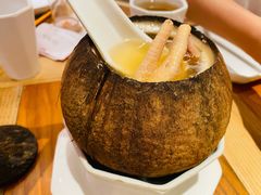 椰子竹笙炖鸡汤-金戈戈香港豉油鸡(南山海岸城店)